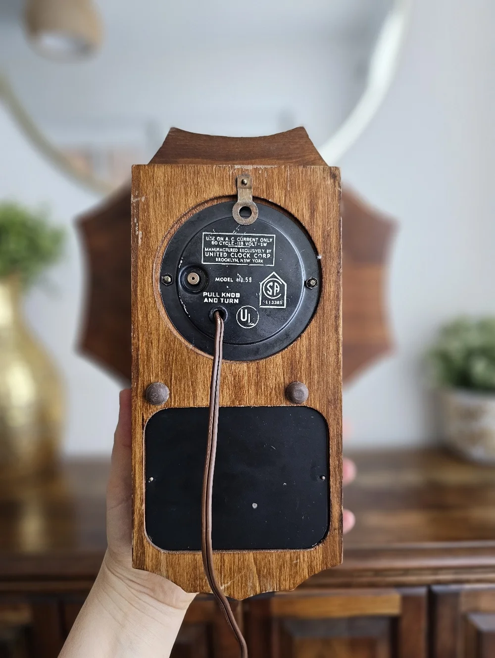 Vintage 60's United Wall Clock Wood Mid Century Roman Numeral Pendulum USA
